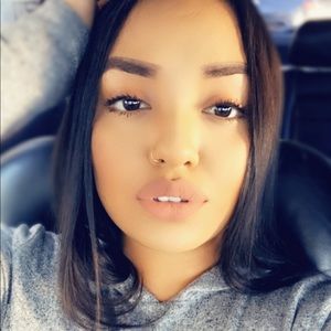 Meet your Posher, Paola